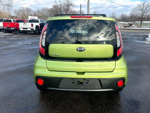 Used 2017 Kia Soul Base 6M image 4