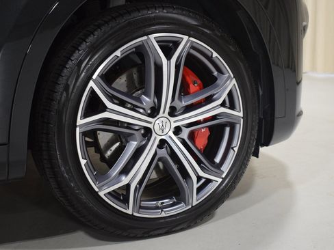 Certified 2022 Maserati Levante Modena image 16