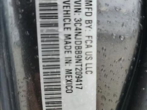 Used 2022 Jeep Compass Latitude image 25