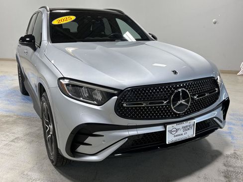 Used 2025 Mercedes-Benz GLC 350e 4MATIC image 11
