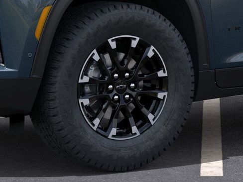 New 2026 Chevrolet Traverse Z71 w/ Enhanced Driving Package image 9