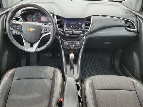 Used 2020 Chevrolet Trax LT w/ LT Convenience Package AWD/4WD image 11