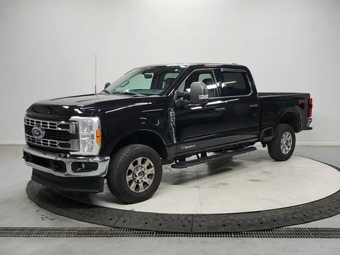 Used 2023 Ford F250 XLT w/ 360-Degree Camera Package AWD/4WD image 3