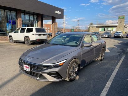 New 2025 Hyundai Elantra SEL