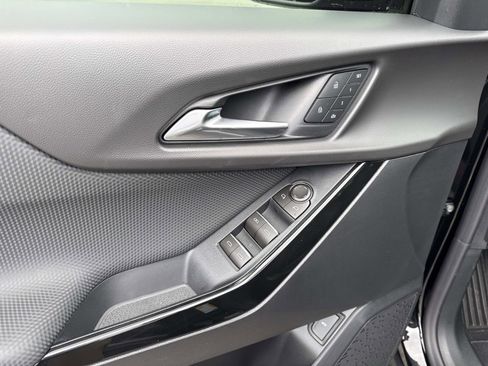 New 2026 Chevrolet Equinox RS w/ Convenience Package III FWD image 18