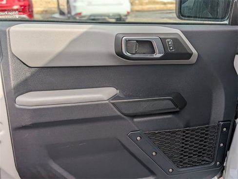 Used 2021 Ford Bronco 4-Door w/ Sasquatch Package image 12