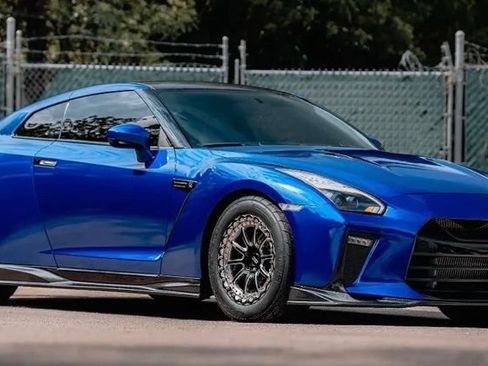Used 2014 Nissan GT-R Black Edition AWD/4WD image 2