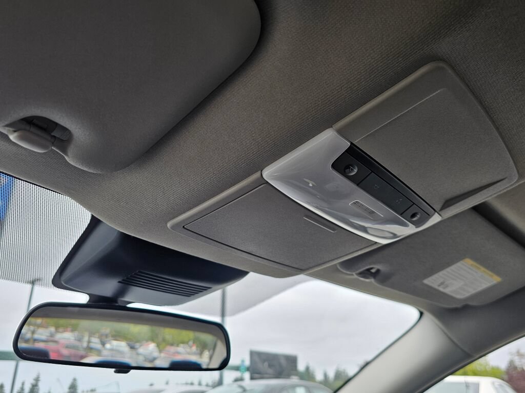 Used 2025 Nissan Sentra S FWD image 17