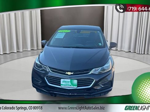Used 2017 Chevrolet Cruze Premier FWD image 8