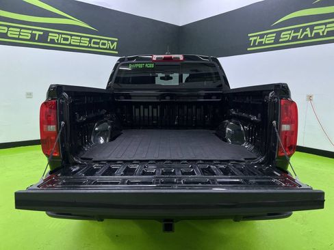 Used 2017 Chevrolet Colorado LT w/ LT Convenience Package RWD image 9