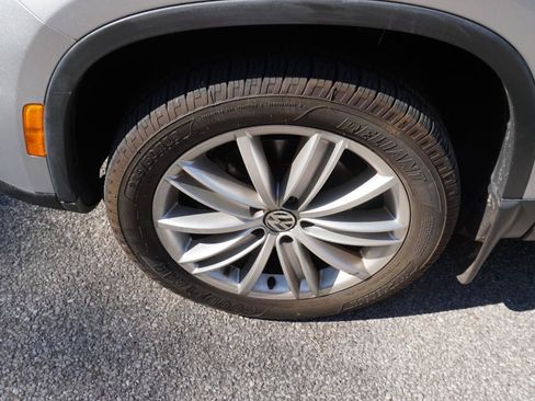 Used 2016 Volkswagen Tiguan SE AWD/4WD image 9
