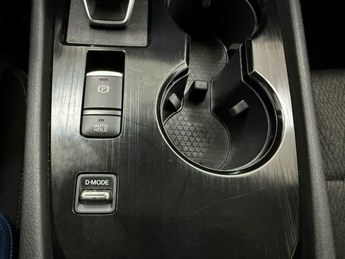 Used 2024 Nissan Rogue SV FWD image 21