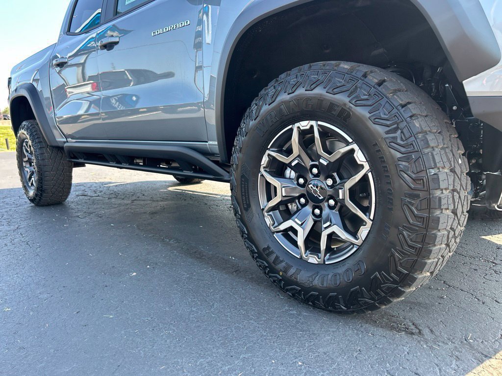 New 2026 Chevrolet Colorado ZR2 w/ Technology Package AWD/4WD image 11