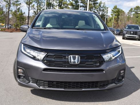 New 2026 Honda Odyssey Touring image 4