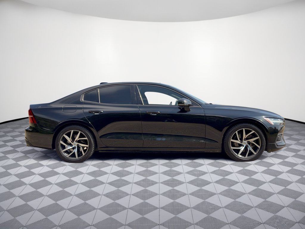 Used 2019 Volvo S60 T5 Momentum w/ Premium Package FWD image 8