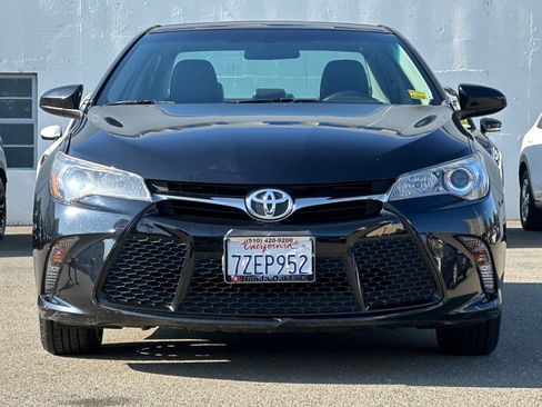 Used 2017 Toyota Camry SE image 10