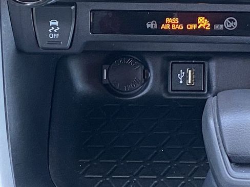 Certified 2023 Toyota RAV4 XLE AWD/4WD image 32
