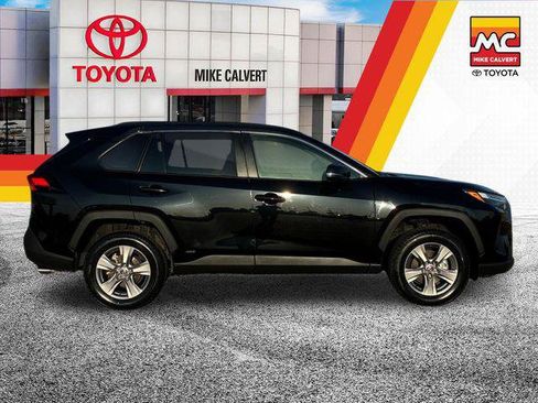 Certified 2025 Toyota RAV4 LE AWD/4WD image 6