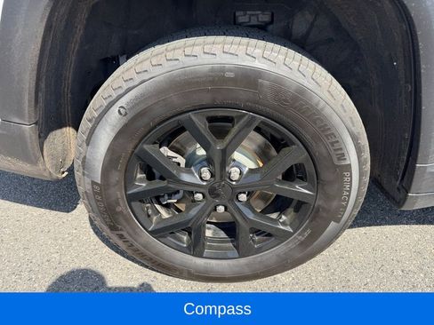 Used 2025 Jeep Grand Cherokee L Altitude image 14