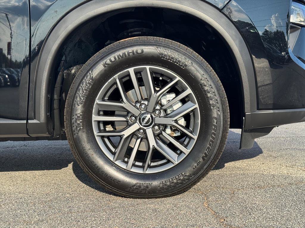 Certified 2026 Nissan Rogue SV FWD image 9