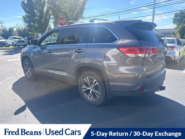 Used 2017 Toyota Highlander LE AWD/4WD image 20