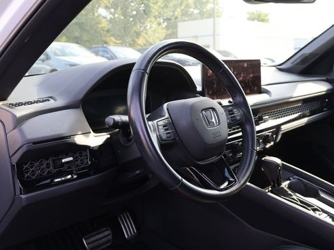 Used 2023 Honda Accord Sport image 9