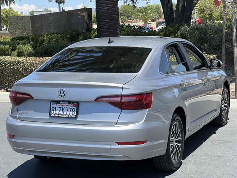 Used 2021 Volkswagen Jetta SE FWD image 13