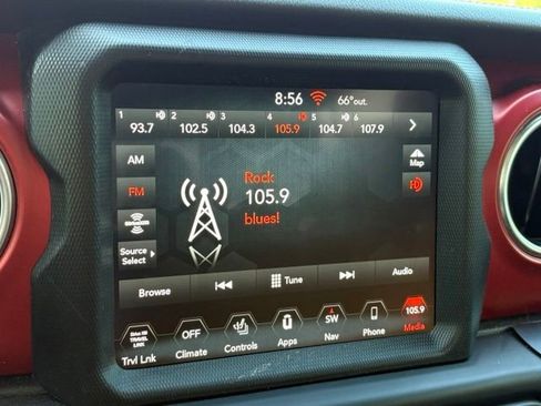 Used 2022 Jeep Gladiator Rubicon w/ LED Lighting Group AWD/4WD image 16