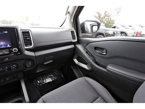 Certified 2024 Nissan Frontier SV w/ Technology Package image 8