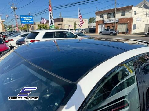 Used 2023 Porsche Cayenne Platinum Edition image 15