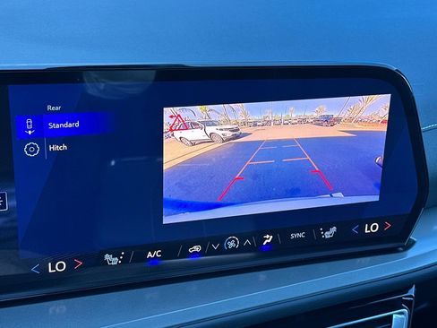 New 2026 Chevrolet Traverse LT w/ Sun and Wheel Package image 21