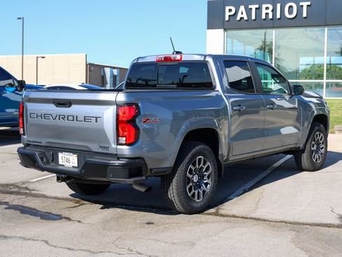 Used 2025 Chevrolet Colorado Z71 w/ Z71 Convenience Package 2 AWD/4WD image 3