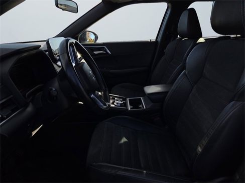 Used 2023 Mitsubishi Outlander SE Black Edition image 9