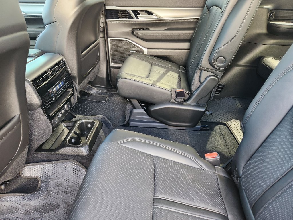 New 2025 Jeep Wagoneer Series II w/ Convenience Group I AWD/4WD image 20