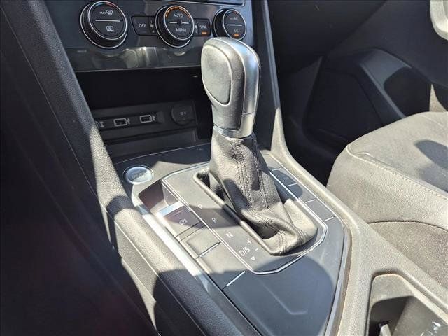 Used 2018 Volkswagen Tiguan SEL FWD image 13