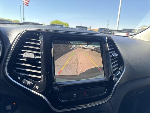 Used 2019 Jeep Cherokee Limited AWD/4WD image 24