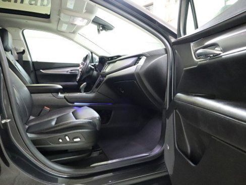 Used 2017 Cadillac XT5 Luxury w/ Driver Awareness Package image 10