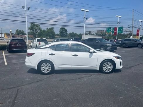Used 2025 Nissan Sentra S FWD image 8