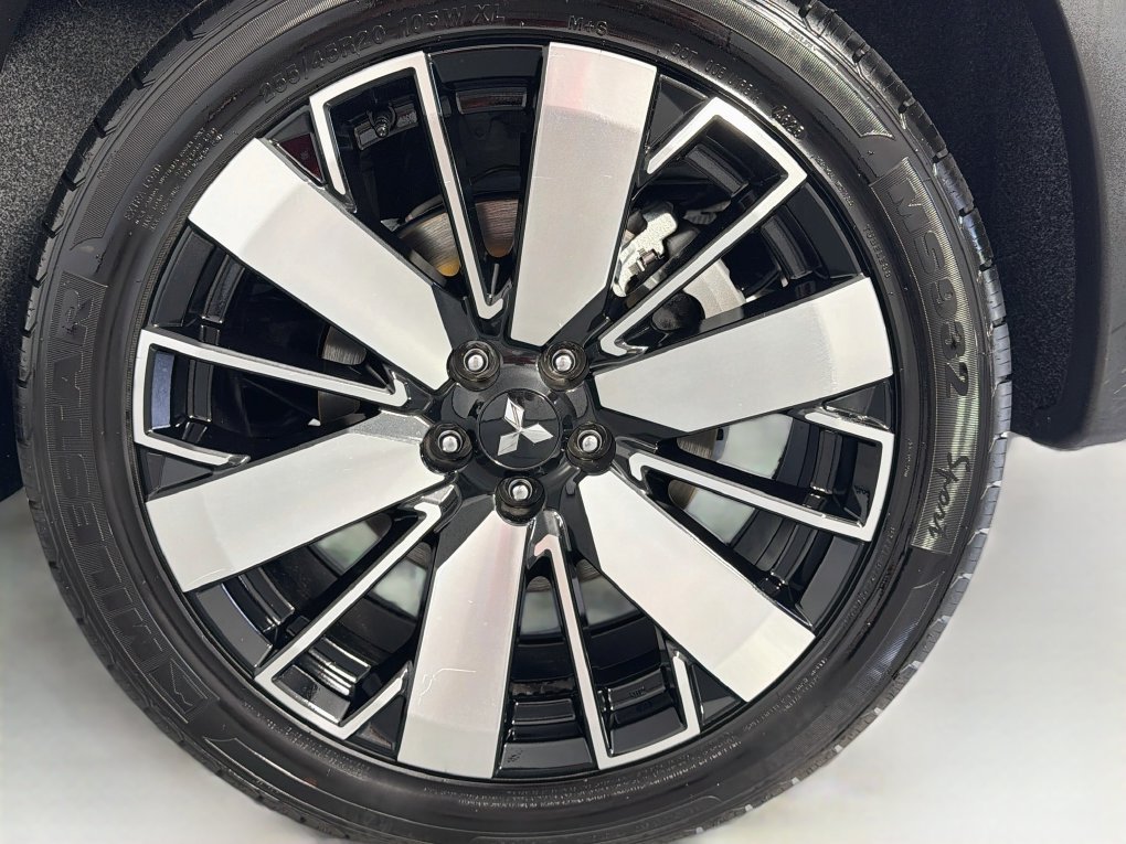 Used 2025 Mitsubishi Outlander SE FWD image 32