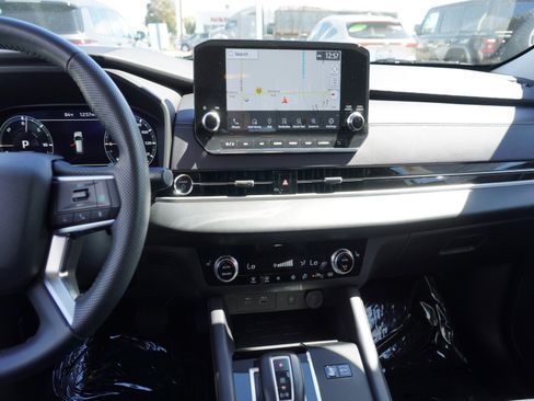 Used 2023 Mitsubishi Outlander SE AWD/4WD image 16