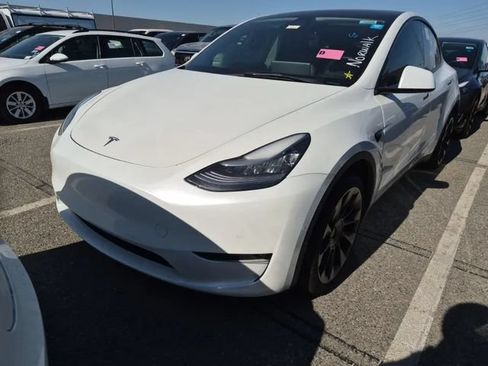 Used 2021 Tesla Model Y Long Range AWD/4WD image 2