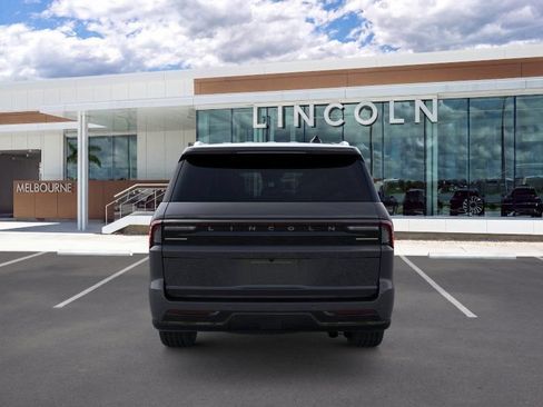 New 2026 Lincoln Navigator L Premier AWD/4WD image 5