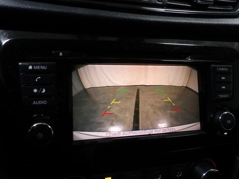 Used 2020 Nissan Rogue S FWD image 17
