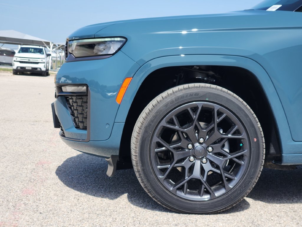 New 2026 Jeep Grand Cherokee Summit w/ Obsidian Package AWD/4WD image 6