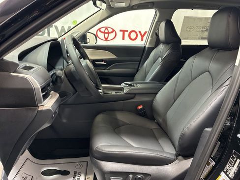 New 2026 Toyota Grand Highlander AWD image 26