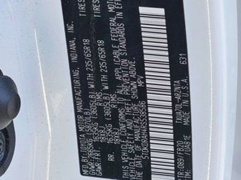 Used 2024 Toyota Highlander LE image 37