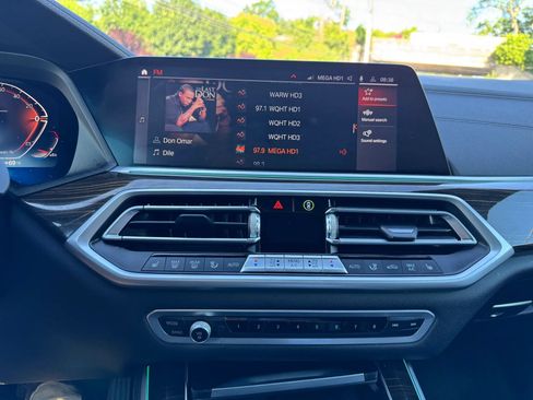 Used 2021 BMW X5 xDrive40i w/ Premium Package AWD/4WD image 16