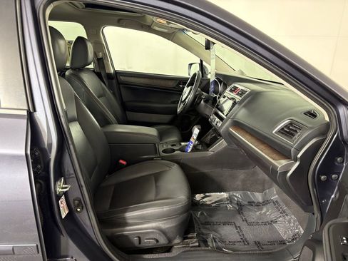 Used 2017 Subaru Outback 3.6R Limited image 37