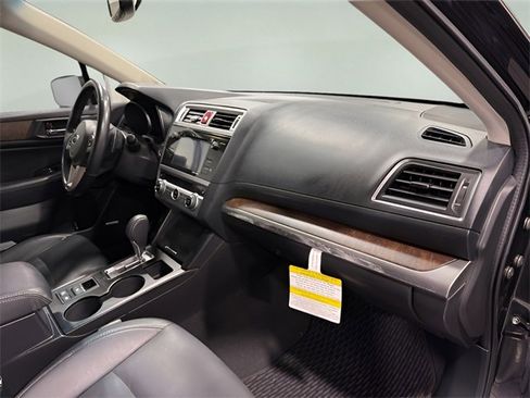 Used 2016 Subaru Outback 3.6R Limited image 11