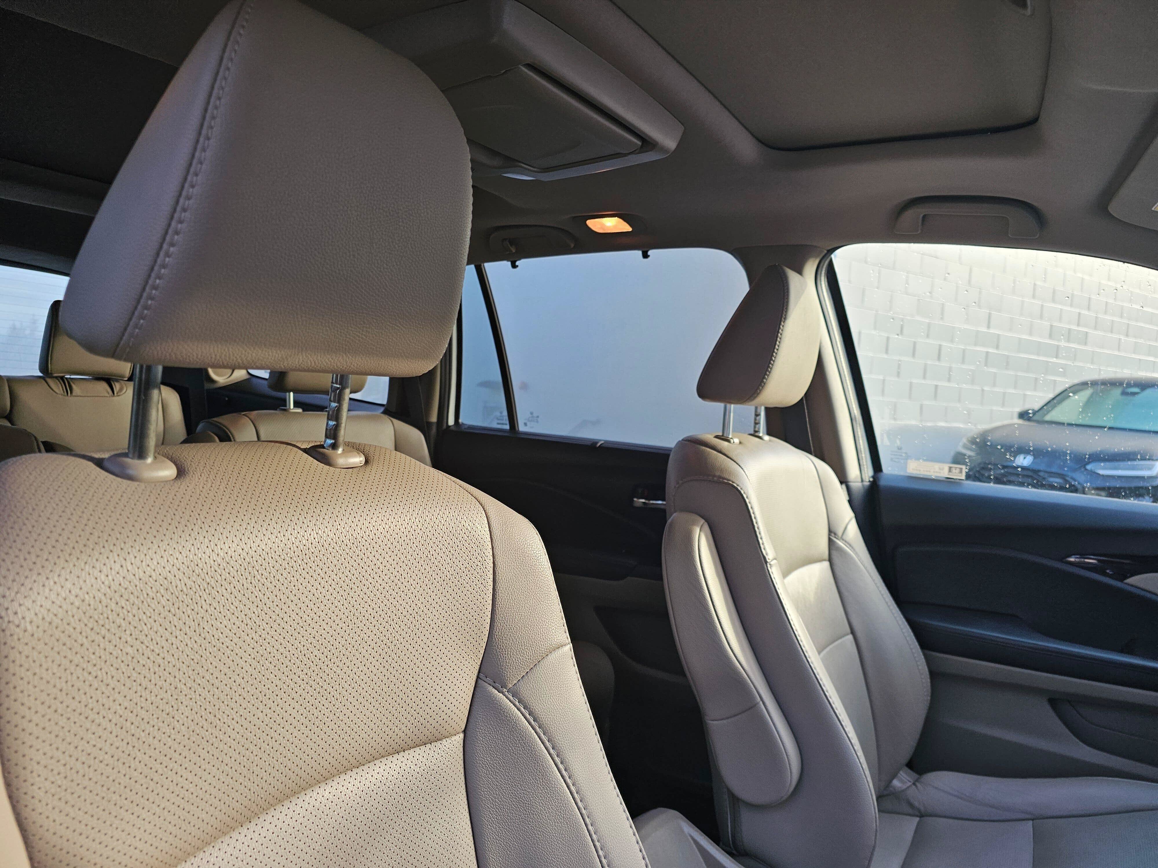 Used 2022 Honda Pilot Elite image 11